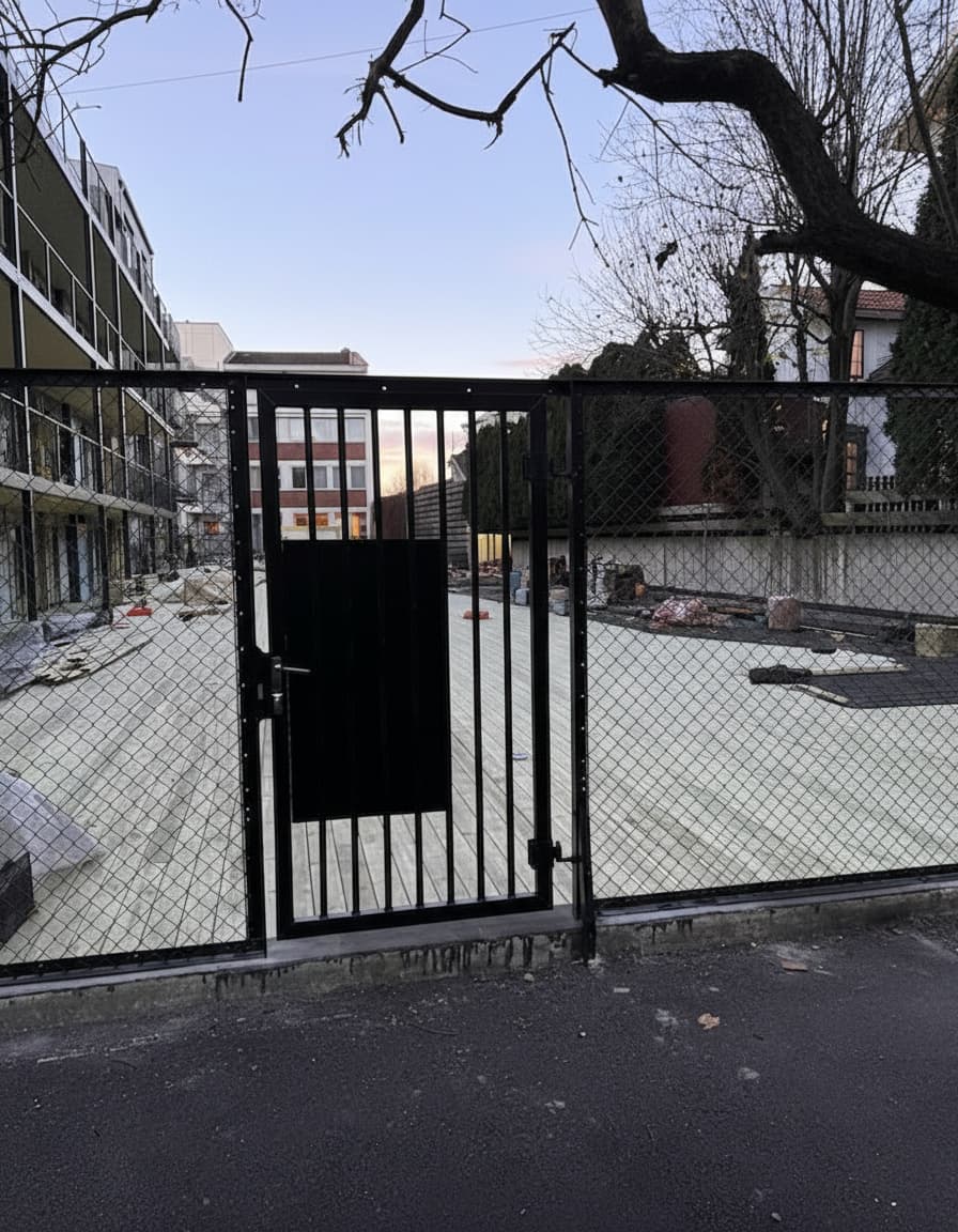 Moderne portgrind med adgangssystem – bilde 1